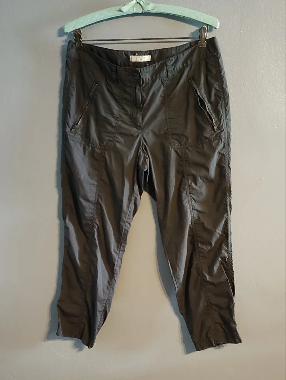 LOFT Women's Dark Charcoal Gray Capris with Zip Pockets